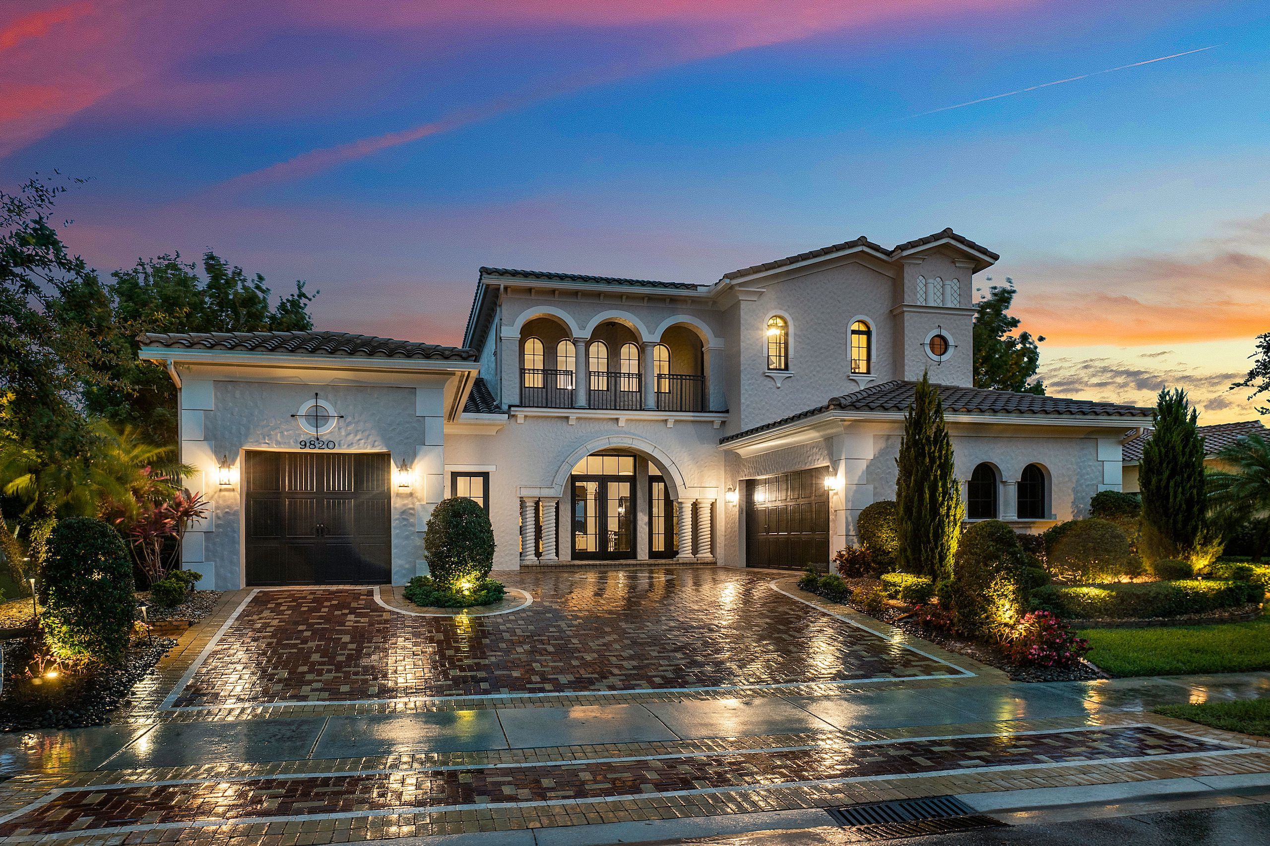beautiful twilight home in Parkland Golf & Country Club